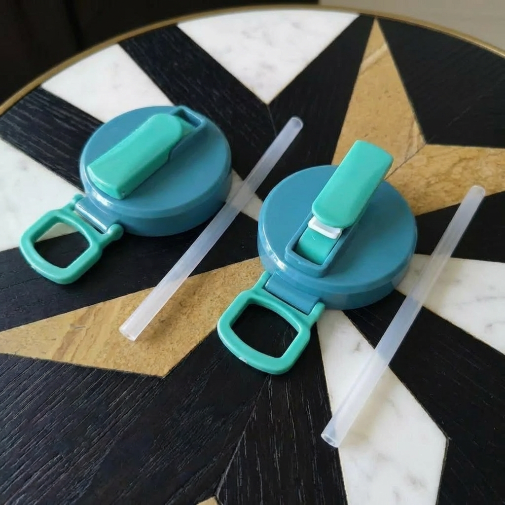 2-i-1 återanvändbart sugrörsskydd i silikon – Läcksäkert, bärbart dricklock (2-pack)