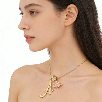 Elegant halsband med hjärtformat hänge